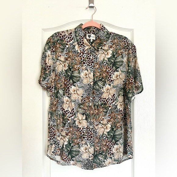 NWT! Lita by Ciara jungle safari print top - Picture 1 of 4